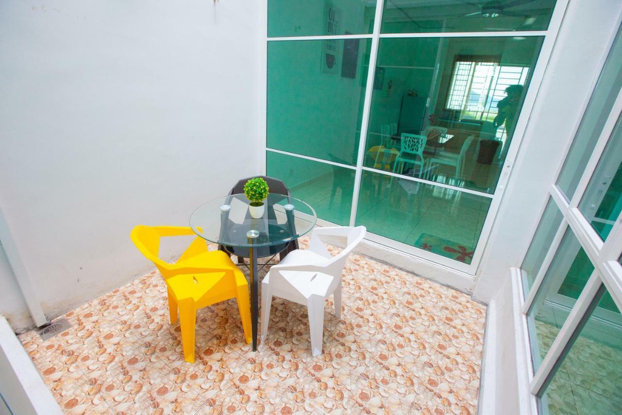 Villa The Only Sea View In Town Kuah Exterior foto