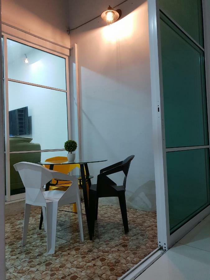 Villa The Only Sea View In Town Kuah Exterior foto