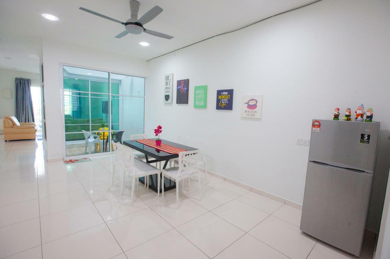 Villa The Only Sea View In Town Kuah Exterior foto